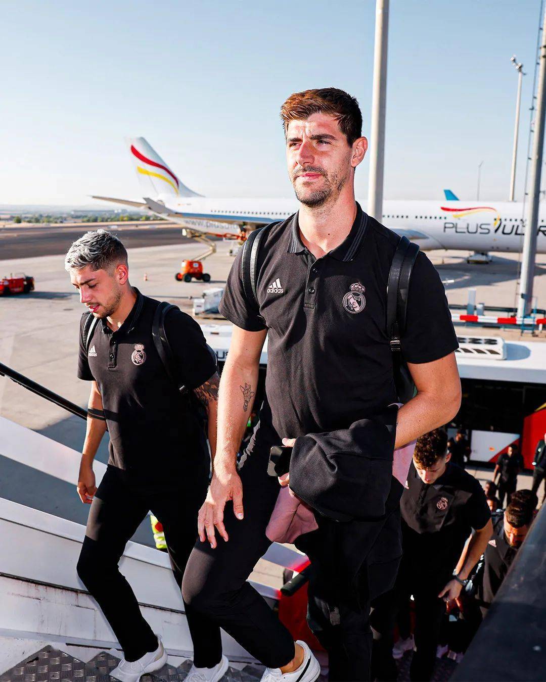 xingkong.com-包含窗口期洛杉矶湖人调整名单以备欧超杯，临场应变环节打磨，话题不断，更衣室氛围转暖的词条