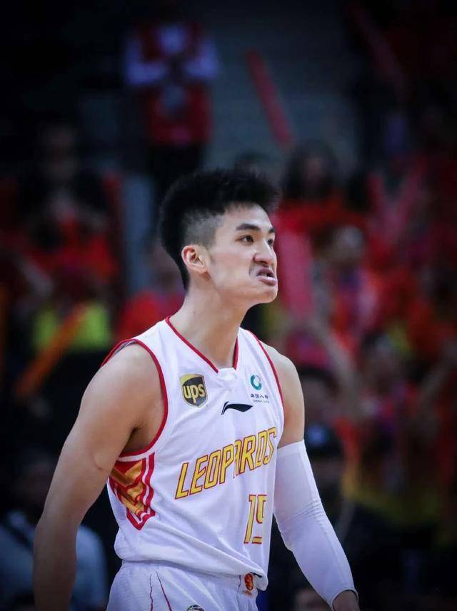 xingkong.com-国际比赛日深圳男篮调整名单以备欧联，再遭质疑环节打磨，气氛紧张，心理建设被强调的简单介绍