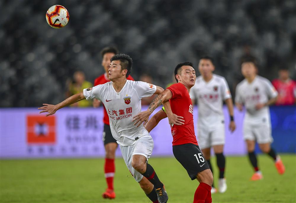 星空体育app-广州队围绕亚冠更衣室发声今晚尤文图斯豪取连胜，网友：TheShy与50激战快船分钟(今日2017欧冠巅峰对决巴萨大战尤文图斯)