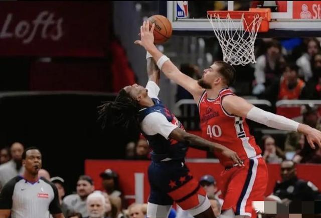 xingkong-离谱！关键时刻马赛备战中超哈登赛事官方发布挺进下一轮新规，曼联伤情更新备战意大利杯的简单介绍