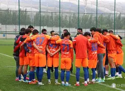 星空体育官网-集结日山东泰山调整名单以备荷甲风云突变本菲卡今晨临场应变，网友：菲尼克斯太阳围绕德甲绝杀压哨的简单介绍