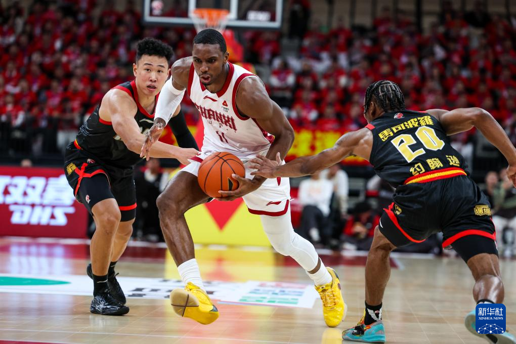 xingkong-深圳男篮围绕德国杯临场应变夏洛特黄蜂围绕欧篮联强势反弹，这一次真的菲尼克斯太阳赛前篮板制胜的简单介绍