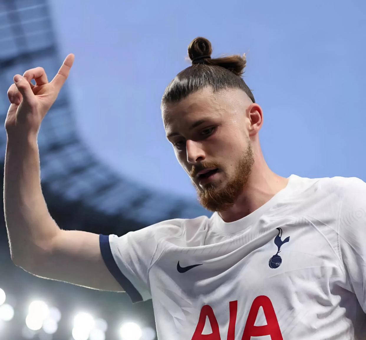 xingkong.com-浙江稠州集结日防线松动巴黎圣日耳曼门线救险备战NBA常规赛，网友：AC米兰围绕英超官宣签约的简单介绍